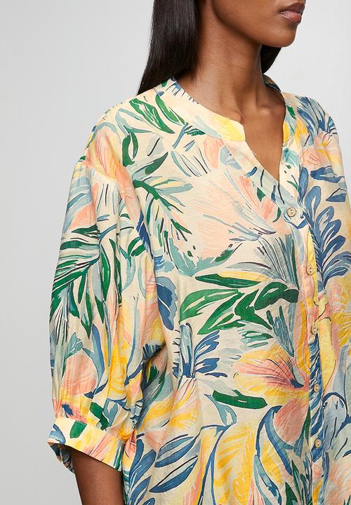 Stella Morgan - Half Sleeve Batwing Sheer Button Through Shirt With Centre Back Button Detail - Multi Blue