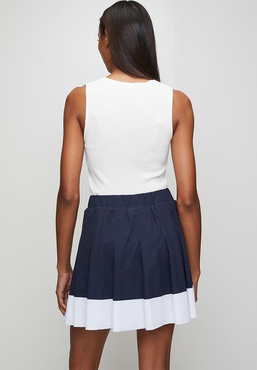 POLO - Wmn Sam Pleated Sport Skort - Carbon