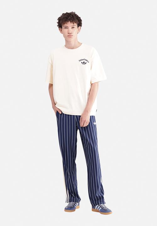 adidas Originals - Originals Three Stripes back print Tee - Warm Vanilla