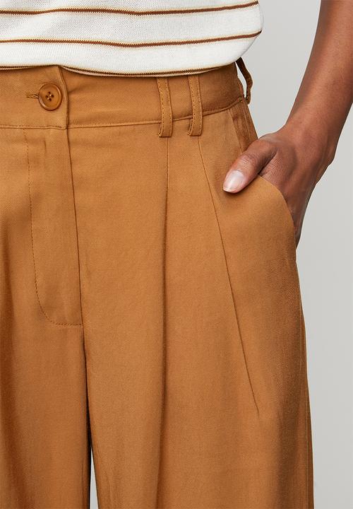 Izabel London - High Waist Straight Leg Trouser - Brown