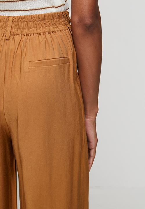 Izabel London - High Waist Straight Leg Trouser - Brown