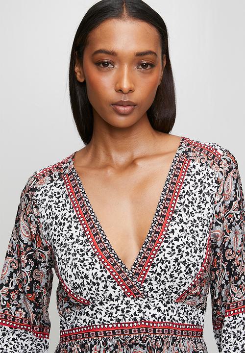 Izabel London - 3/4 Sleeve With Tie V-Neck A-Line Maxi Dress With Contrast Print In Key Areas  - Multi Black