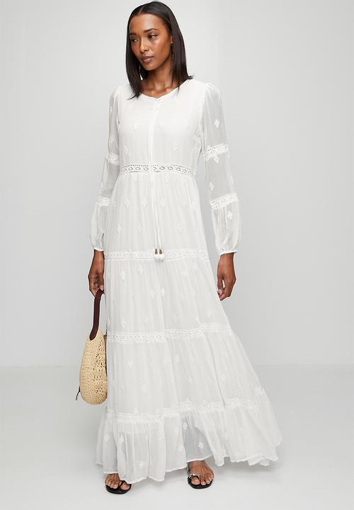 Izabel London - L/S With Bell 3 Button A-Line Tiered Dress With Crochet Detailing - White