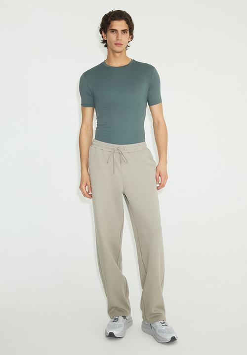H&M - Muscle fit sports top with drymove - dusty green