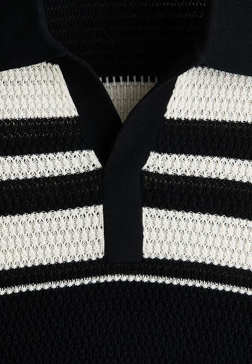 H&M - Regular fit pointelle-knit polo shirt - black/colour block