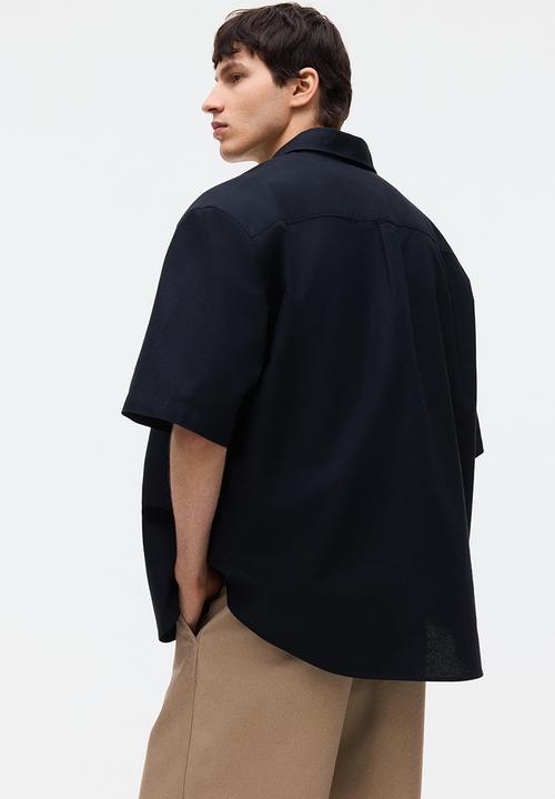 H&M - Relaxed fit short-sleeved oxford shirt - black