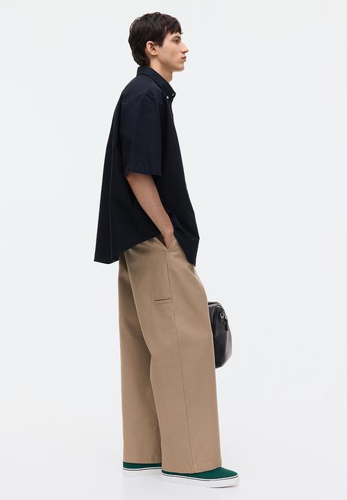 H&M - Relaxed fit short-sleeved oxford shirt - black
