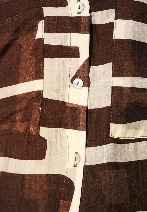 Me&B - Plus Oversized Shirt Patch Pockets - Choc/Bananaprint