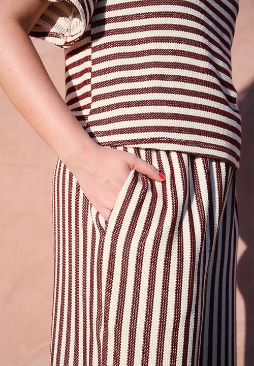 Me&B - Plus Knitted Stripe Tee - Choc/Milk