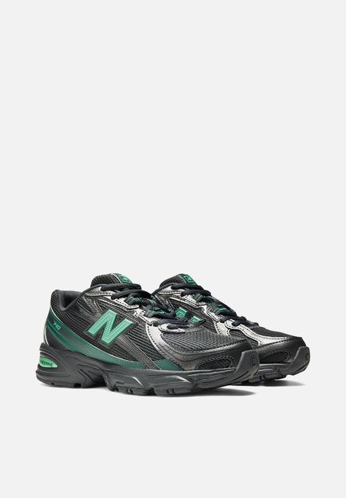 New Balance  - 740 Grade School