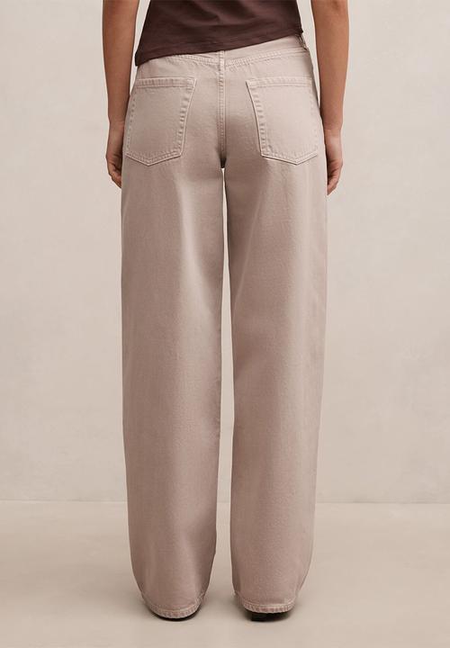 Forever New - Gia high-rise wide leg jeans in mushroom