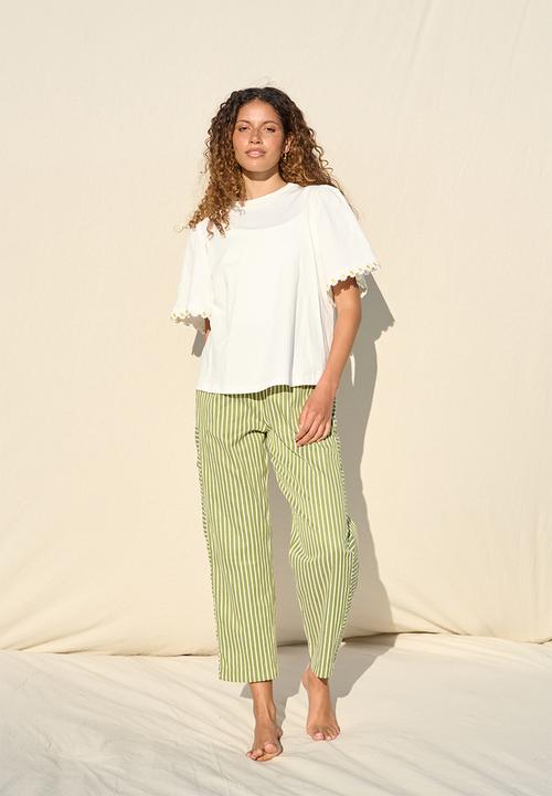 Me&B - Daisy Trim Flared Sleeve Tee - Milk