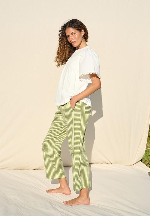 Me&B - Daisy Trim Flared Sleeve Tee - Milk