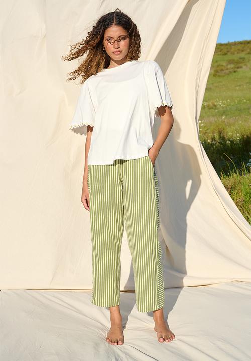 Me&B - Daisy Trim Flared Sleeve Tee - Milk