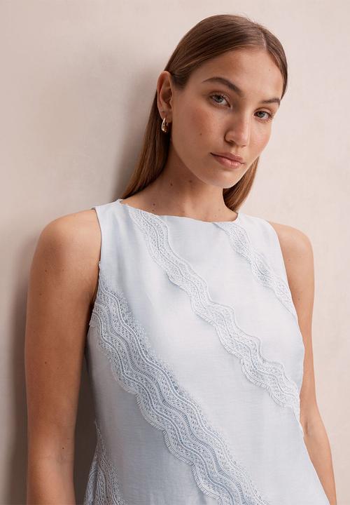 Forever New - Hannah lace detail mini dress in bluebell