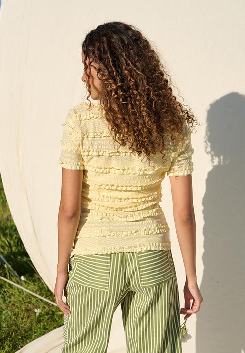Me&B - Square Neck Banana Lace Frill Fitted Tee - Yellow