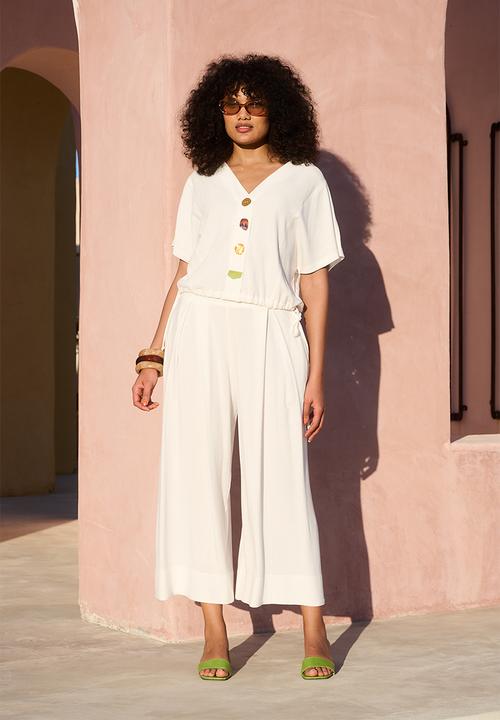 Me&B - Plus Perspex Button Detail Dolman Sleeve Top - Milk