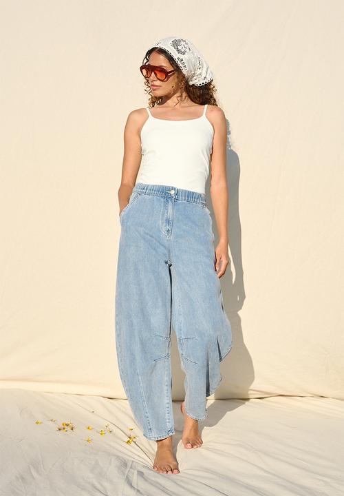 Me&B - Lyocell Barrel Jeans - Bleached Wash