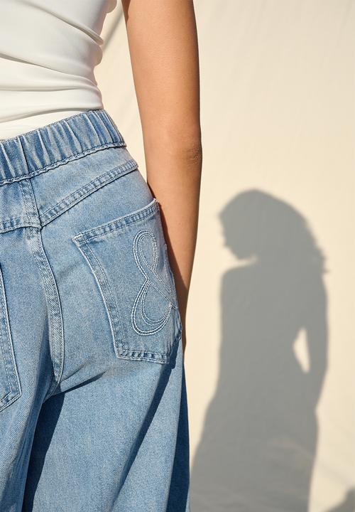 Me&B - Lyocell Barrel Jeans - Bleached Wash