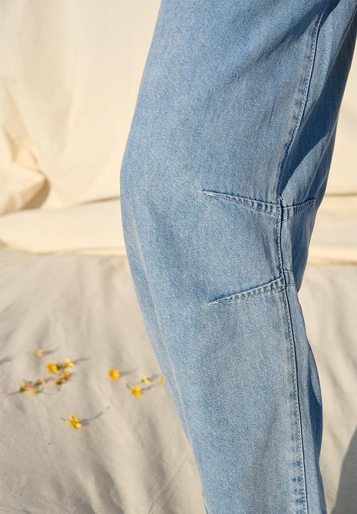 Me&B - Lyocell Barrel Jeans - Bleached Wash