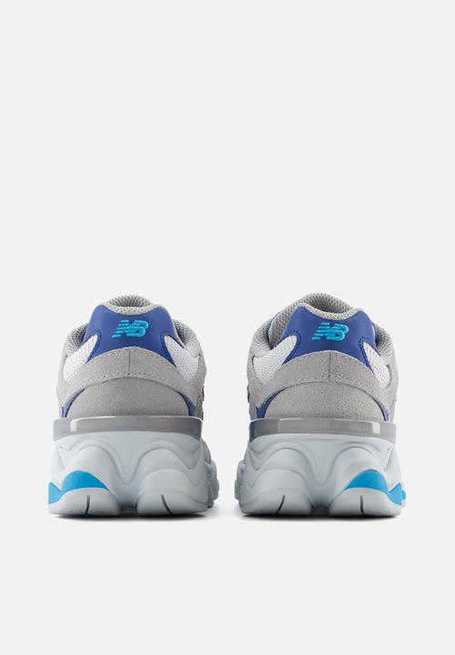 New Balance  - 9060 Grade School