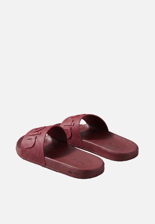Calvin Klein - Ess Slide Texture - Rhubarb