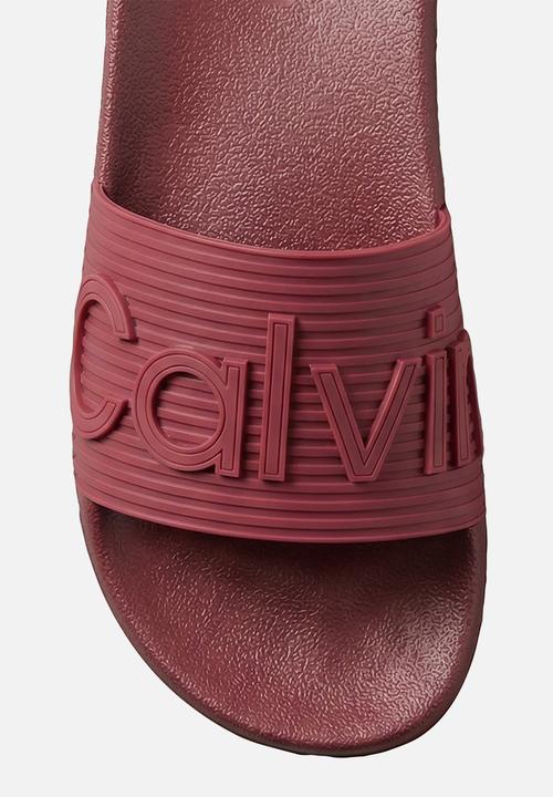 Calvin Klein - Ess Slide Texture - Rhubarb