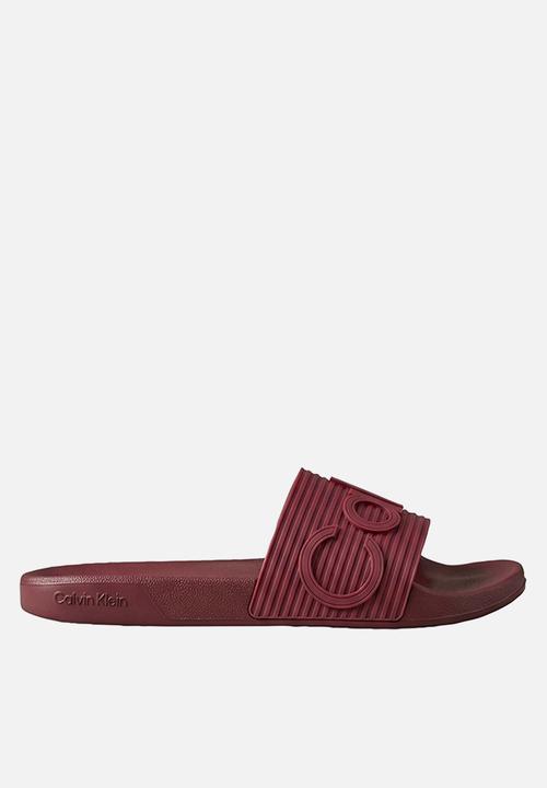 Calvin Klein - Ess Slide Texture - Rhubarb