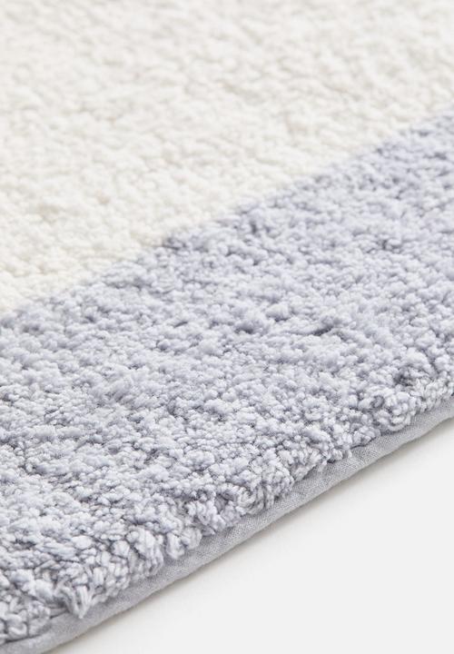 H&M - Tufted bath mat - light dusty blue