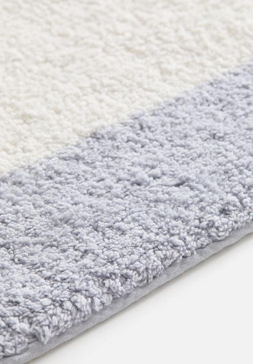 H&M - Tufted bath mat - light dusty blue