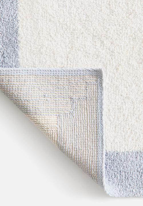 H&M - Tufted bath mat - light dusty blue