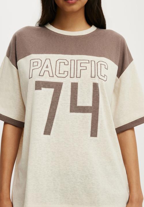 Cotton On - The Ringer Boxy Graphic Tee - Pacific 74/Oat Milk