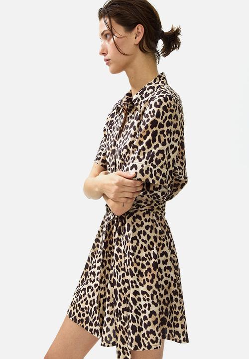 H&M - Tie-belt shirt dress - beige/leopard print