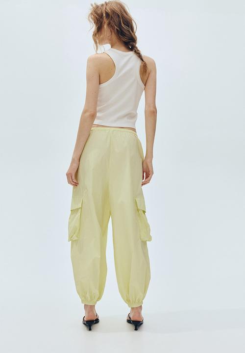 H&M - Balloon cargo trousers - light yellow-green