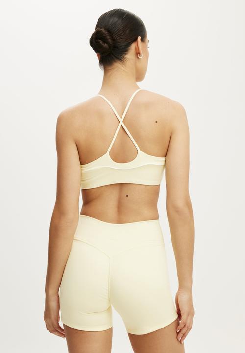 Cotton On - Ultra Soft Invisible Scrunch Shortie Short - Lemon Icing