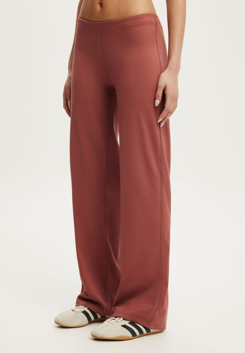 Cotton On - Ultra Soft Low Rise Straight Leg Pant - Emberdust