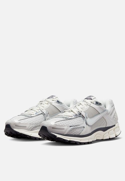 Nike - W NIKE ZOOM VOMERO 5