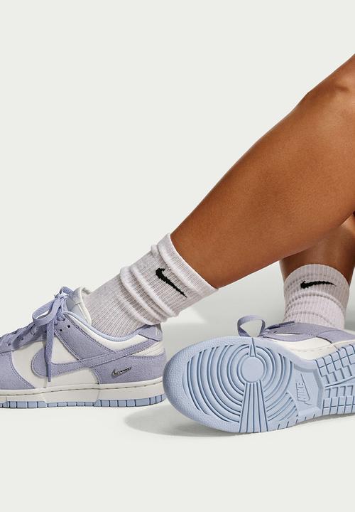 Nike - WMNS NIKE DUNK LOW SE