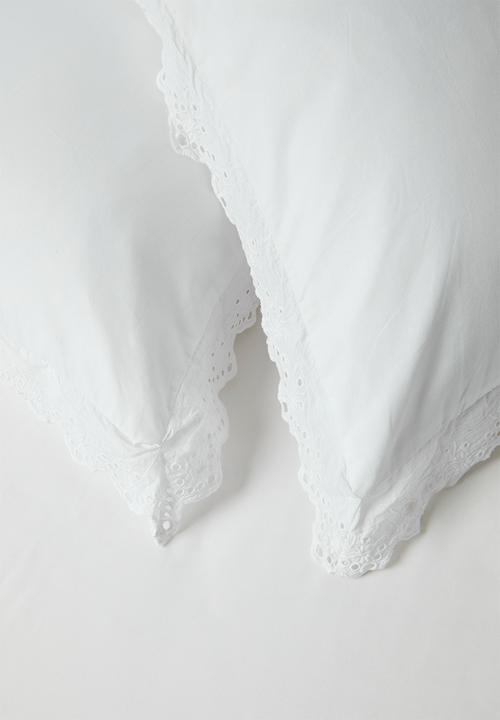 Sixth Floor - Cotton Broderie Anglaise Pleated 2pk Std Pillowcase - white