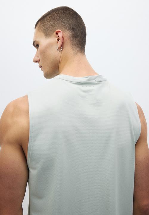 H&M - Regular fit sports vest top with drymove? - light dusty green