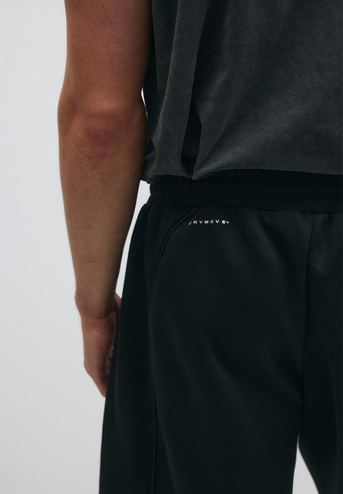 H&M - Loose fit sports shorts with drymove™ - black