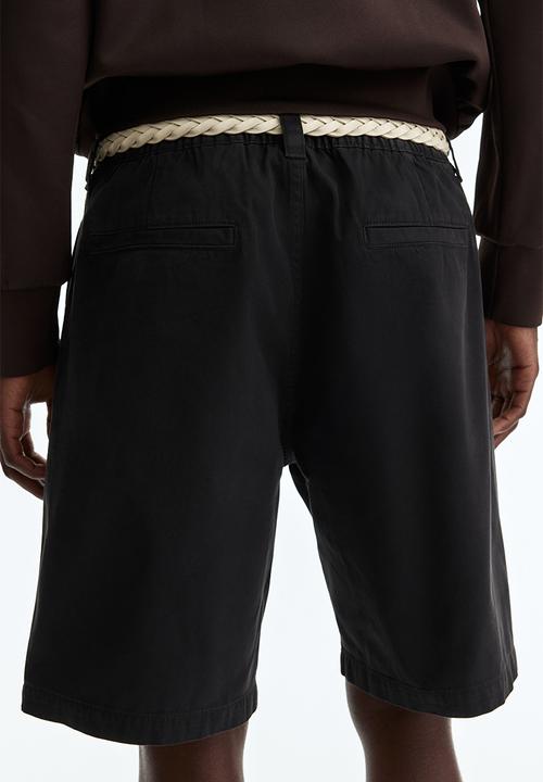 H&M - Relaxed fit cotton chino shorts - black
