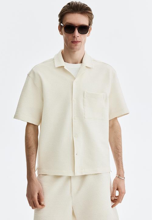 H&M - Relaxed fit waffled resort shirt - cream
