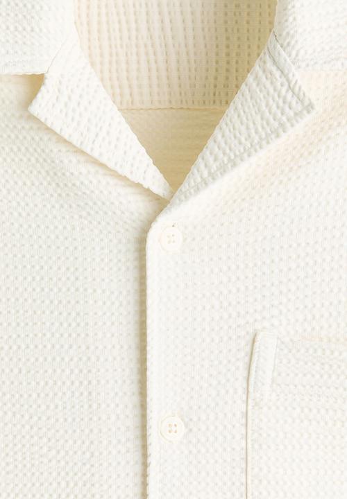 H&M - Relaxed fit waffled resort shirt - cream