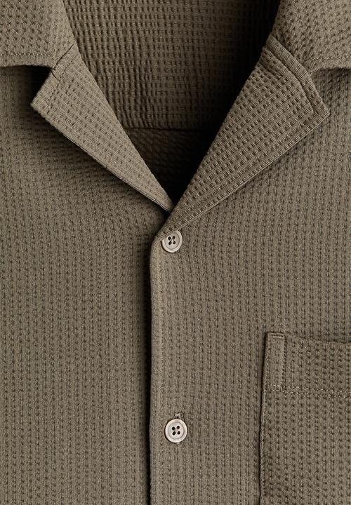 H&M - Relaxed fit waffled resort shirt - khaki green