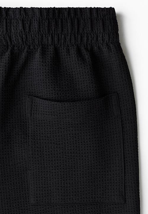 H&M - Relaxed fit waffled shorts - black