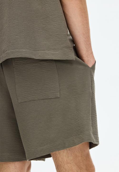 H&M - Relaxed fit waffled shorts - khaki green