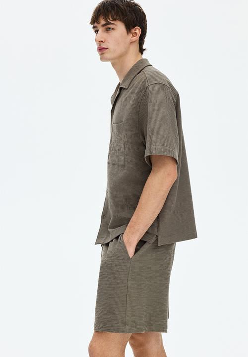 H&M - Relaxed fit waffled shorts - khaki green