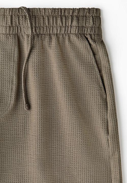 H&M - Relaxed fit waffled shorts - khaki green