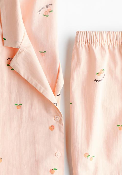 H&M - Pyjama shirt and shorts - light peach pink/apricots